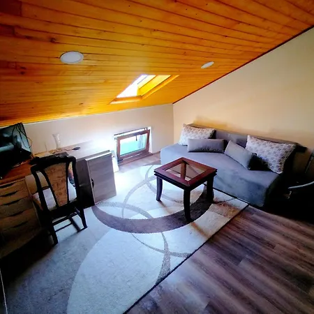 Low Budget With Breakfast #3 *